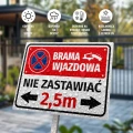 Tabliczka parkingowa: Nie zastawiać, z polem na szerokość bramy, brama wjazdowa