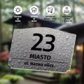Tabliczka adresowa z ulicą, numerem, miastem