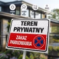 Tabliczka parkingowa: Teren prywatny, zakaz parkowania
