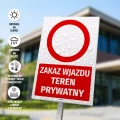 Tabliczka: Zakaz wjazdu, teren prywatny