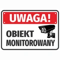 Naklejka na bramę lub drzwi z czerwoną belką UWAGA, czarnym napisem OBIEKT MONITOROWANY i piktogramem kamery