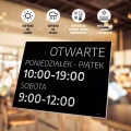 Tabliczka: otwarte, informująca o dniach i godzinach handlu